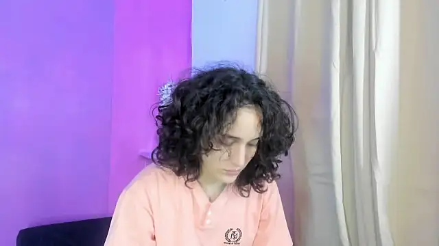 fuck pussy and squirt - video by TeensNews18 cam model