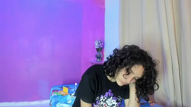 [31 Aug 04:03] Private Show - TeensNews18 adlı kamera modelinin videosu