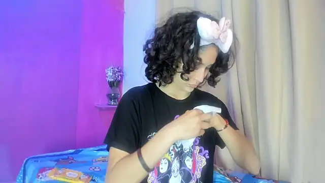 sexy girl - video by TeensNews18 cam model