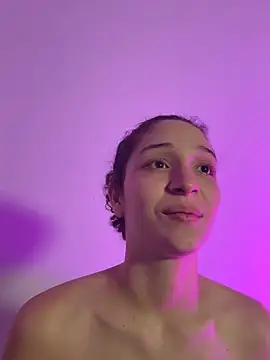 I fuck my delicious wet pussy with my fingers - video av TeensNews18 cam model
