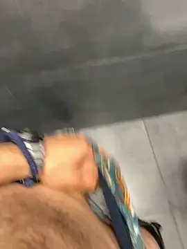 Public masturbate - video by Alphamuscle001 cam model