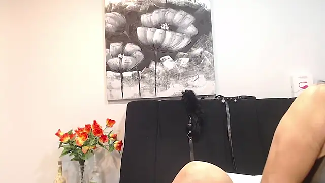 tattoos and wet pussy - video oleh model kamera DonnaJoness