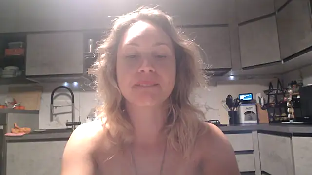 Olio piccante in figa - video oleh model kamera L_Sofia