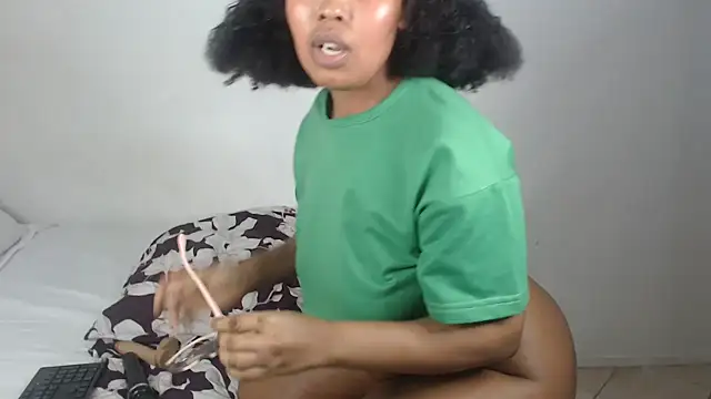 [29 Dec 20:32] Private Show - video by Bella_2025 cam model