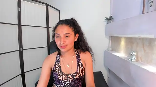 Sexy dance and playing with my rich pussy - BellaSky4 캠 모델의 동영상