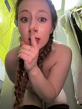 🏈squirt on the floor with door open🏈 - part of ticket show - FroggyAnna 캠 모델의 동영상