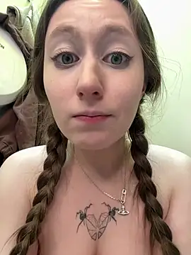 🍓💦Lulu and Anna LICK EACH OTHER PUSSY in men's public toilet + SQUIRT both🍓💦 - vídeo de la modelo de cam FroggyAnna