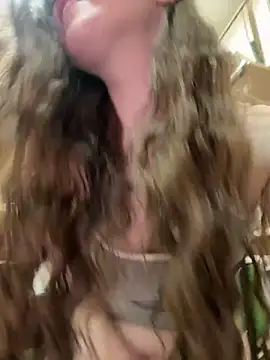 STRANGER: suck his dick and he make me squirt with his fingers💧 - FroggyAnna adlı kamera modelinin videosu