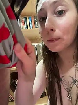 STRANGER: blow job + he cum on my boobs🍌💦 - video van FroggyAnna cam-model