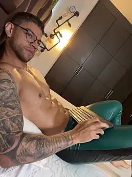 latex cum - video by Tomy_maylon cam model