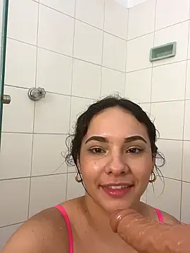 Wet, playful and ready to make you lose your mind 😈🍒🍑🍓😈 - video by _miss_mia cam model