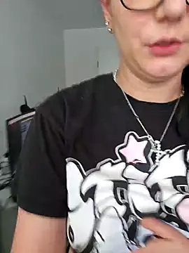 SPANK BIG BOOBS mit Paddel und Gerte bis sie rot sind 😈 in schwarzen Leggnis - Privatshow - video oleh Swiss_Lady kamera model