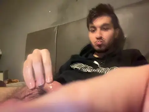 [22 Feb 00:12] Public Show – video modela na kameri Mrbullied