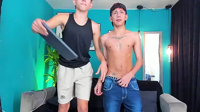 [20 Dec 23:00] Private Show - video od modelky/modela Marcus_and_Tony