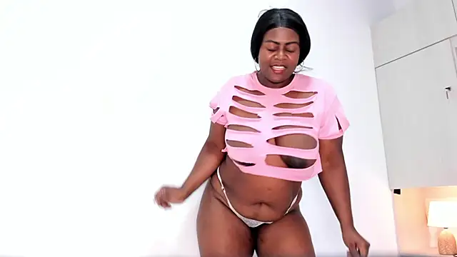 Dance sexy 💗 - فيديو من EmaRhodes موديل الكام