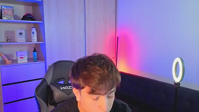 Fingering And Lush Control Show - onlinenico 캠 모델의 동영상