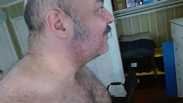 [21 Jun 08:55] Private Show – видео вебкам-модели bullmusclejoe