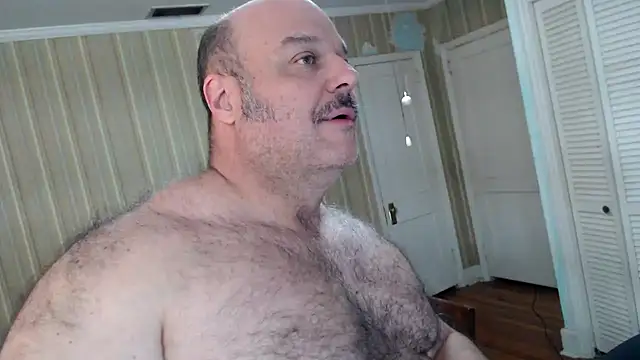 [18 Jan 07:47] Private Show – видео вебкам-модели bullmusclejoe