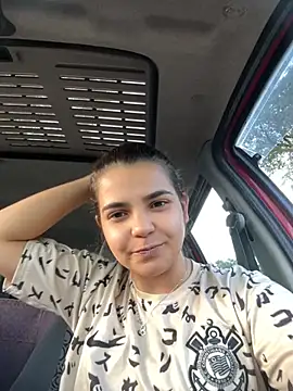 Show privado no carro na rua - video by bruninhapt cam model