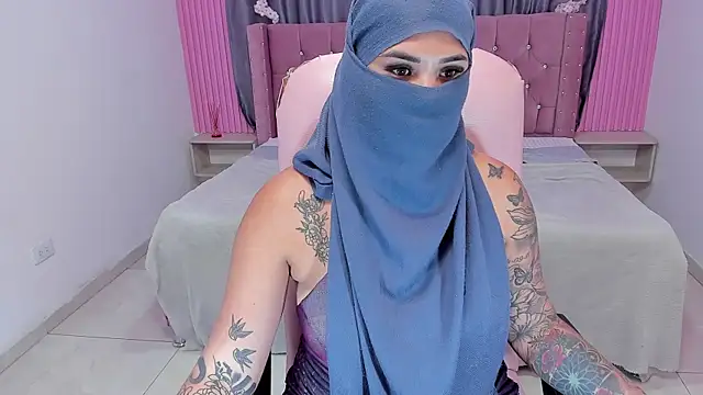 ride dildo zoom - video by Nayla-Mouna cam model