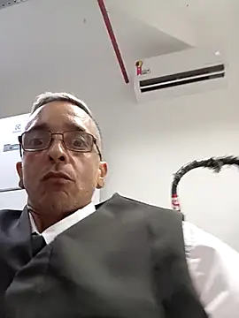 No trabalho de PAU pra fora