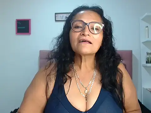 hehe - فيديو من _Cristal موديل الكام