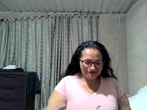 playing - فيديو من _Cristal موديل الكام