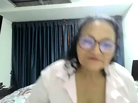 look - فيديو من _Cristal موديل الكام