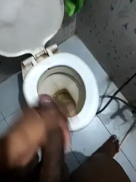 [8 Apr 20:31] Public Show – video modela na kameri Leon_hot33