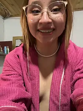 come undress me in front of my friend - video by mia_skys cam model