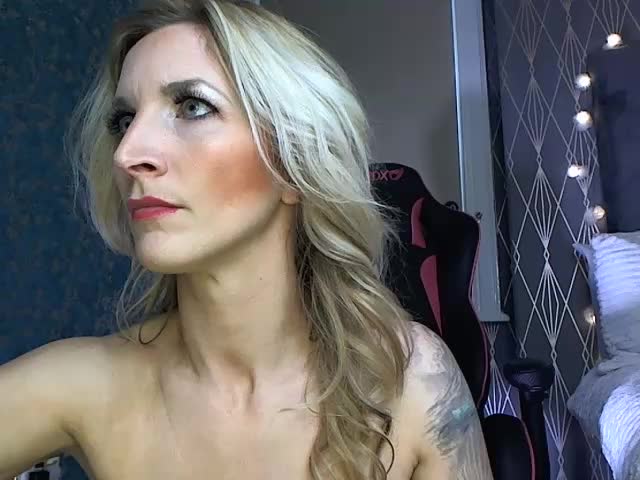 Private Pussy Play & Sloppy Dildo Fuck Close-Up Show [13 Feb 11:43] - Video von SereneXX Cam-Model