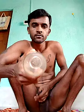 My sexy pees show - vidéo du modèle de showcams Shiva7070