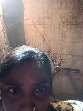 [14 Feb 01:16] Public Show - video av sadhna200 cam model