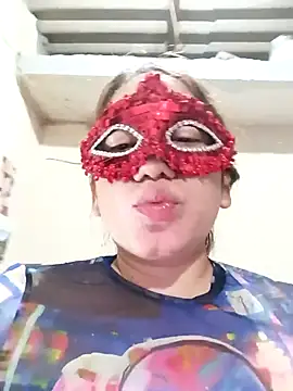 [6 Nov 00:18] Public Show - video by Gabyta37 cam model