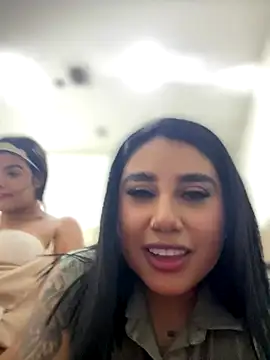 Two friends, a connection that shows 🔥 - video by Sophie_Dreamss cam model