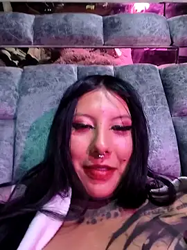 [30 Nov 01:11] Private Show I feel on your face - video di missashlyrosette modella di cam