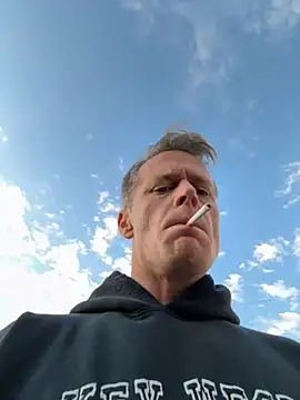 [21 Oct 17:51] Public Show – video af DILFiGuess1 cam-model