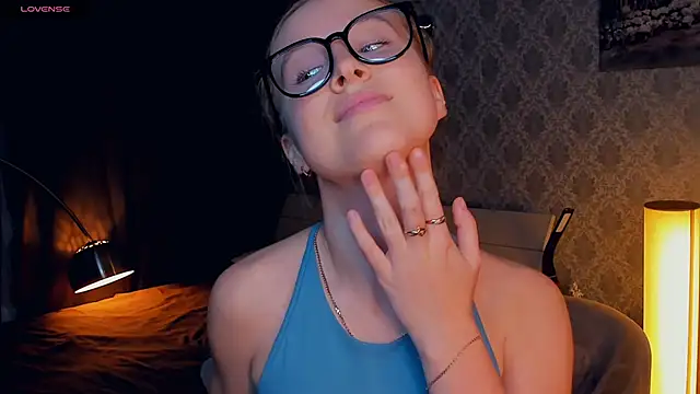 [4 Oct 22:30] Private Show - video by SoonMoor cam model