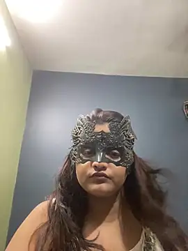 [14 Apr 02:26] Public Show – video modela na kameri Ziyaandrocky-