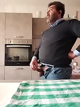 [12 Mar 10:45] Public Show - video av Necroforo cam-modell