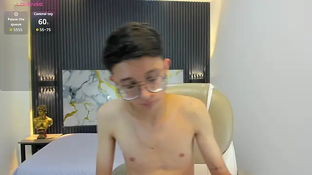 sex dance erotic - video by SantiagoRusso18 cam model