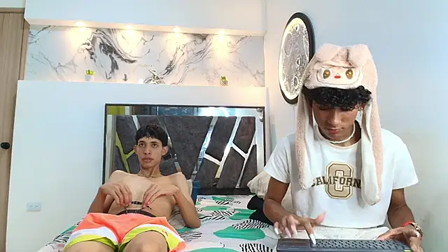 show hot ass 🍑🔥 - video by LONDON_BOYS1 cam model