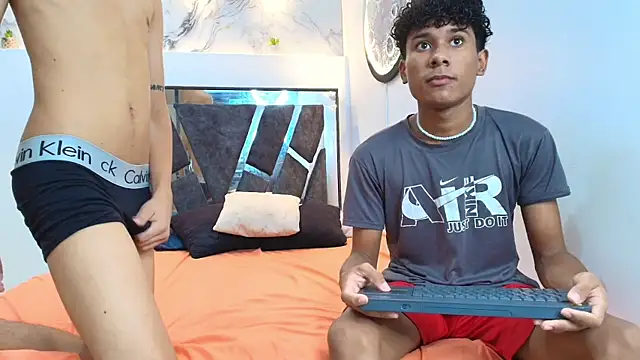 Show fuck ass 🍑🍆 + cum x2 - video by LONDON_BOYS1 cam model