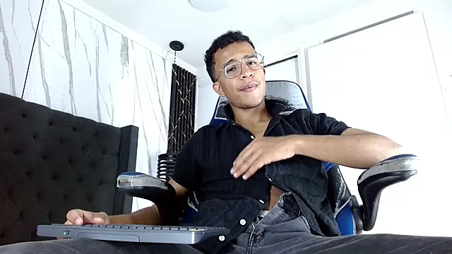 [4 Nov 23:03] Private Show - video của người mẫu cam aston_xvera