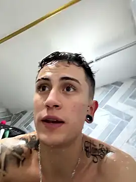 a show bathing me 🍆🔥 - video by RiderVance cam model