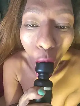 [28 Oct 21:35] Private Show - video oleh Kristal_Bronw_Lawren kamera model