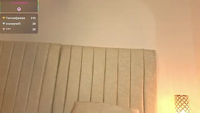 Hot and sexy golden dress🥵♥️🏇 - video av Paulaboterom cam model