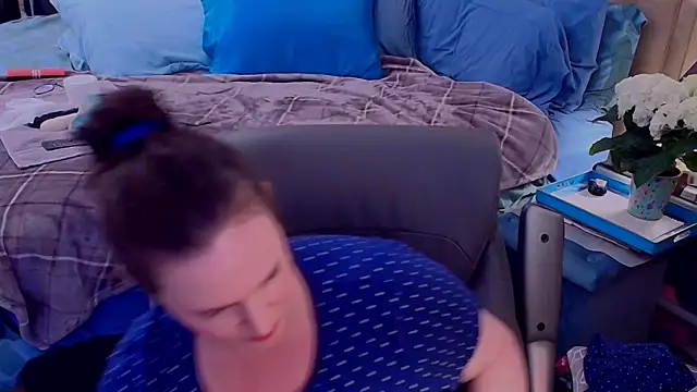 Shaking Ass and wedgie - video ninajaymes kameramallilta