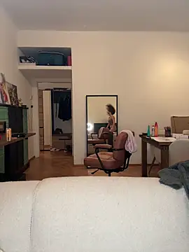 😛Topless in Gym Shorts🤸 - video by SophiiaStarr cam model