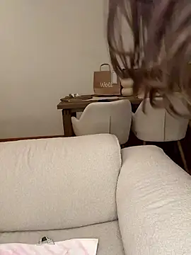 Ass Slaps + Feet and Pussy - Vídeo de SophiiaStarr, modelo de vídeos